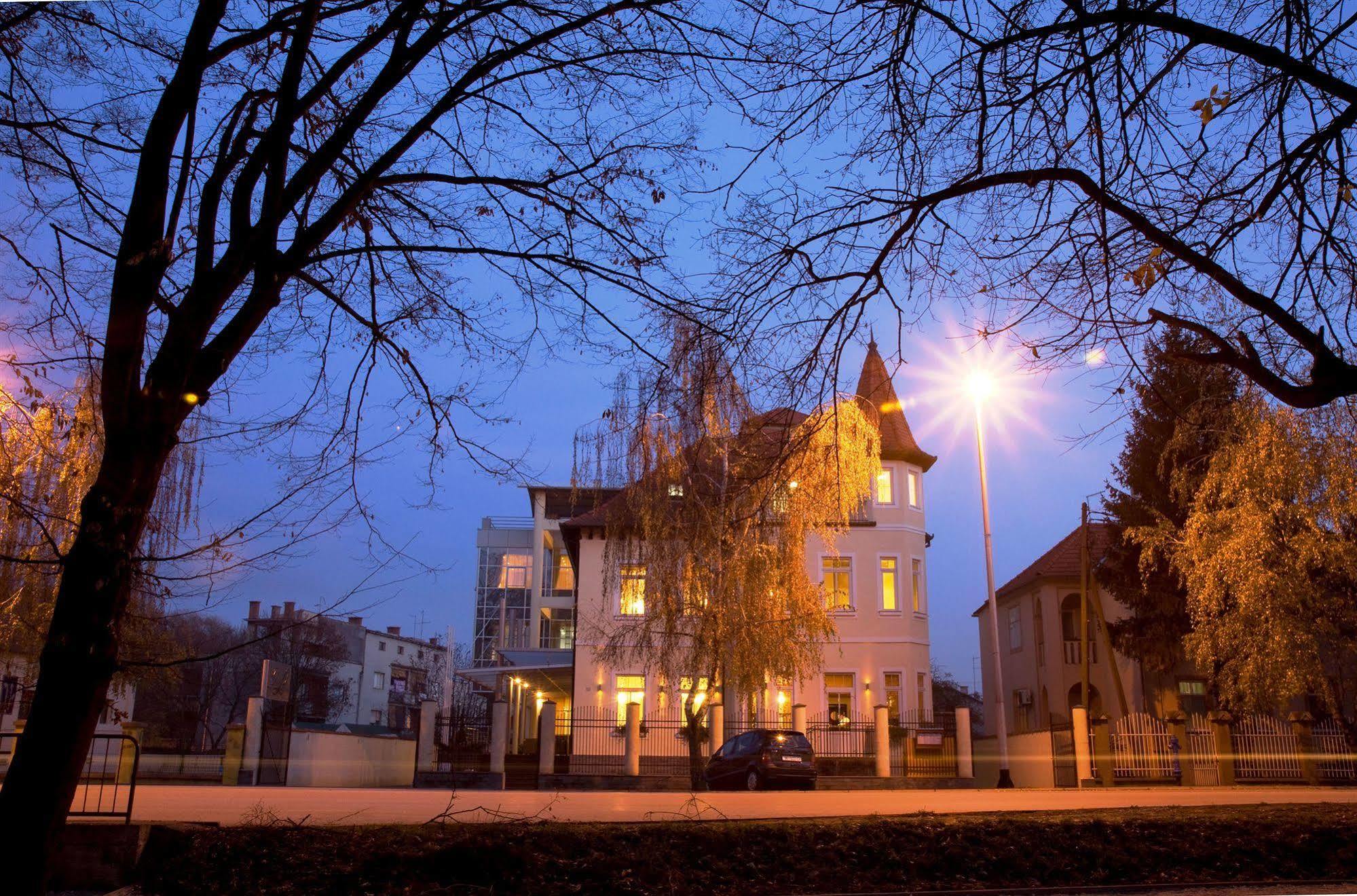 Hotel Villa Lenije Vinkovci Exteriér fotografie